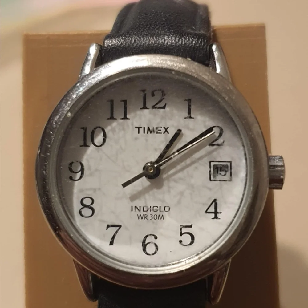 🦋10/$20🦋 Timex Indiglo Silver/White Easy Reader Women's Watch w/Date - Picture 1 of 4